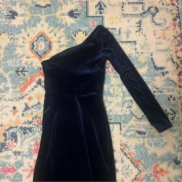 Windsor Navy Blue Velvet One-Sleeve Formal Dress - Size Small - Picture 8 of 9
